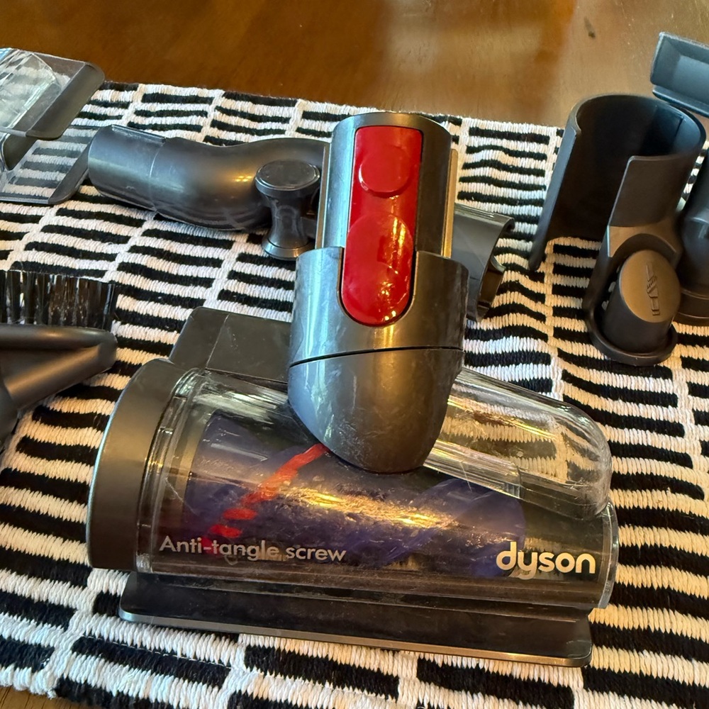 Dyson Vacuum Attachments Lot Multi Angle Dust Brush Reach Under anti tangle crew - Picture 9 of 10